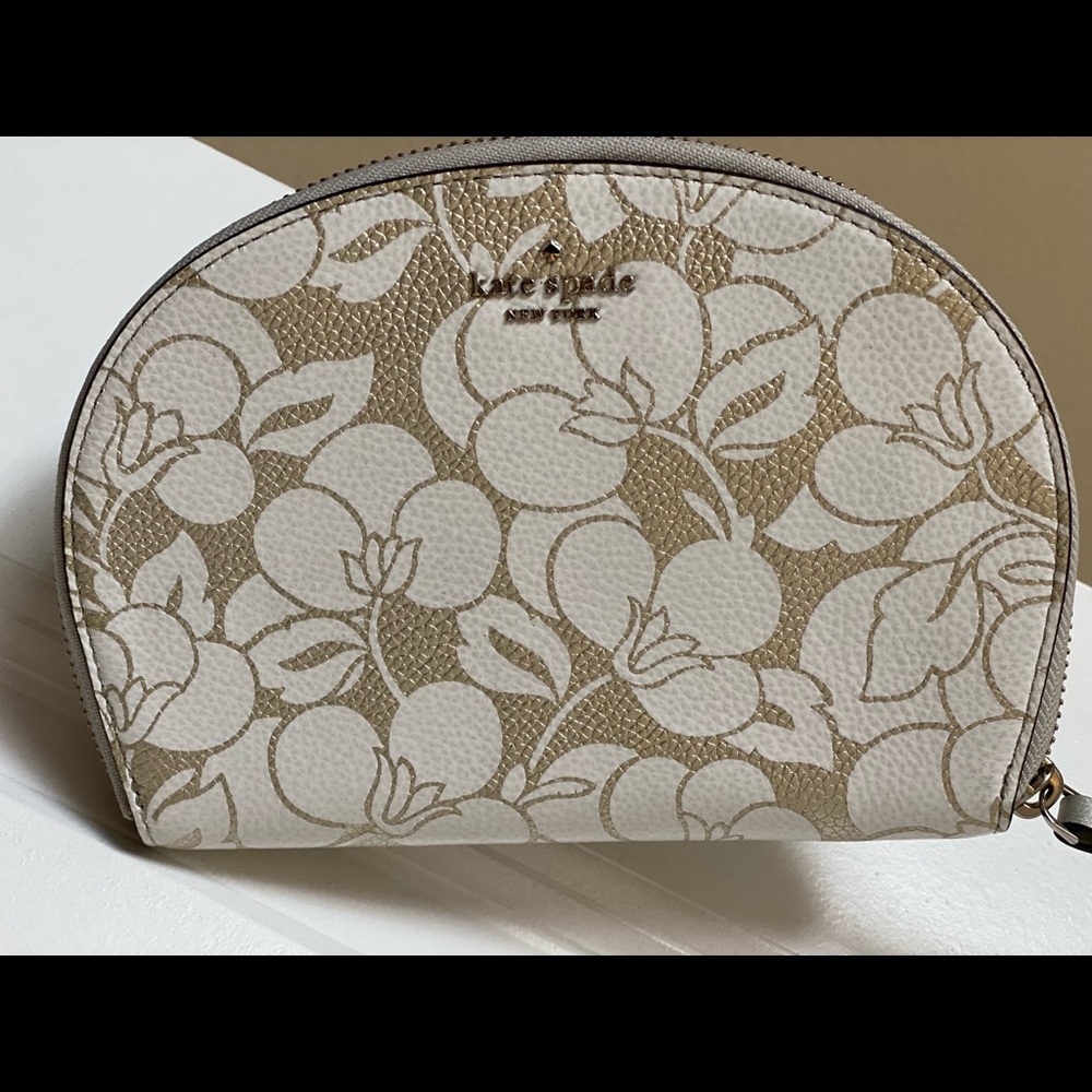 COPY - 🎁 NWOT Kate Spade Floral Wristlet